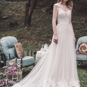 SPL269 Embroidered Flowing Tulle Wedding Dress